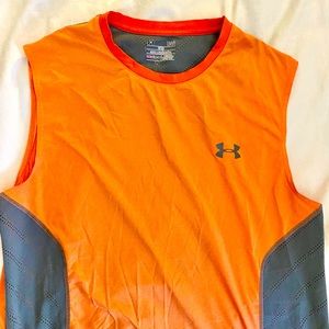 Under Armour Men’s Large Shirt